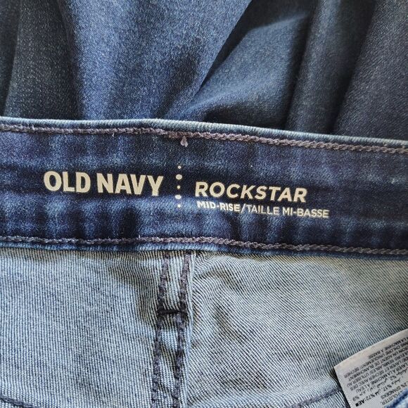 OLD NAVY Rockstar Mid Rise Crop Sz 10 Women's Solid Stretch Jeans - Picture 3 of 4